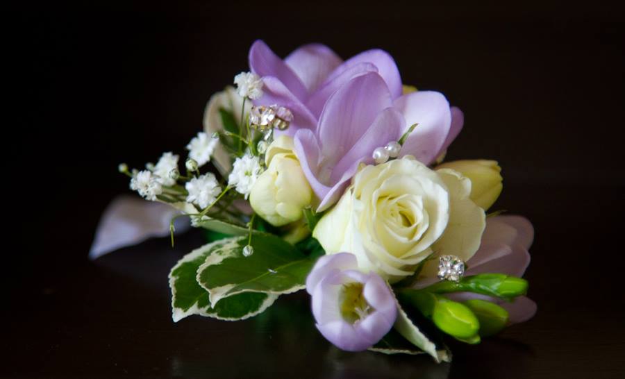 Wedding flowers and table setting